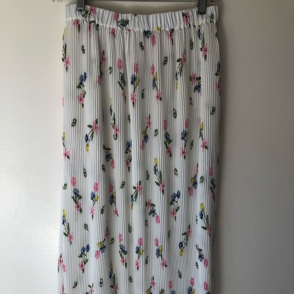 Vivetta White Pleated Floral Evil Eye and Floral Print Size 40